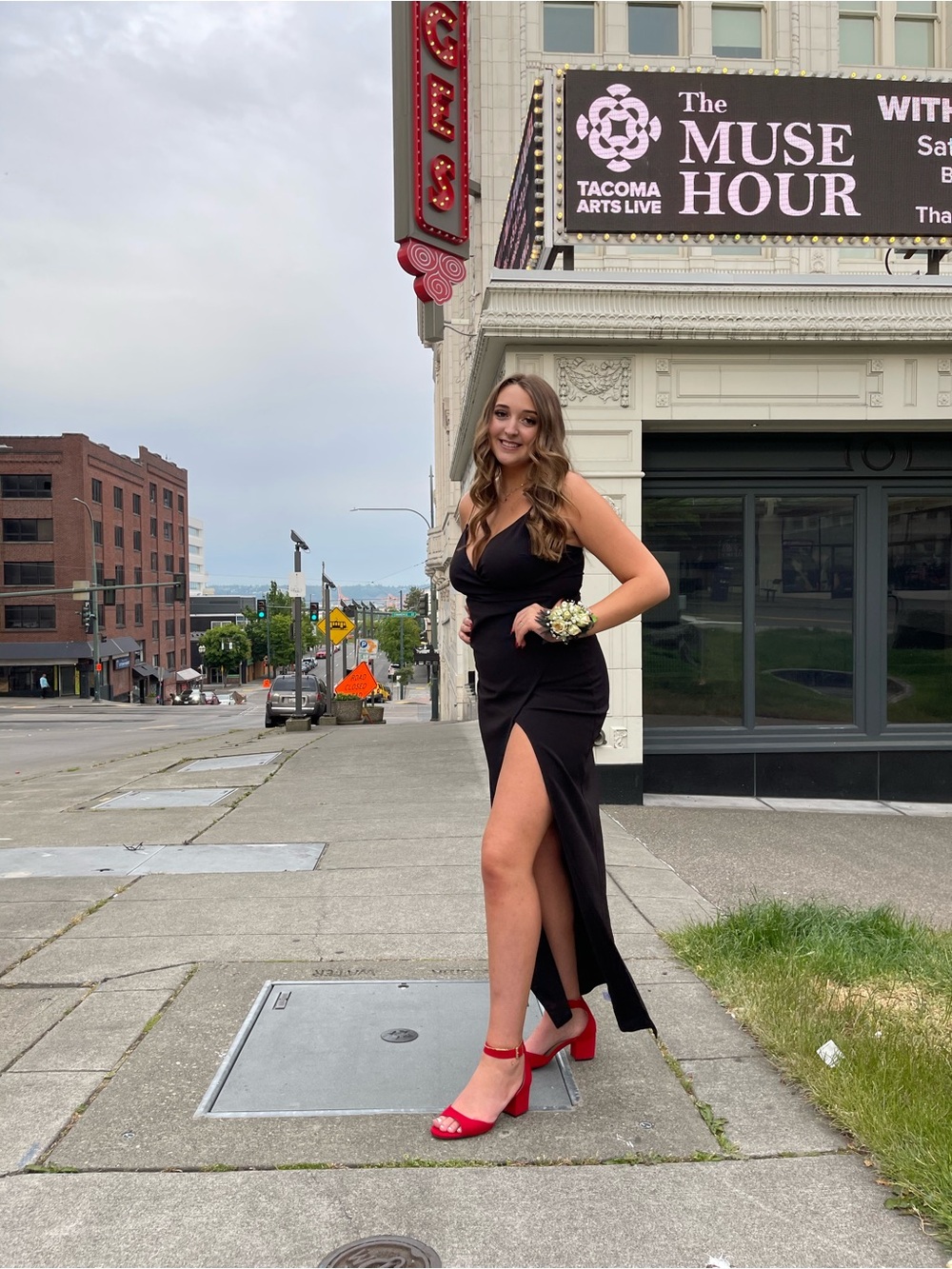 Elegant Black Spagetti Strap Evening Dress with High Slit